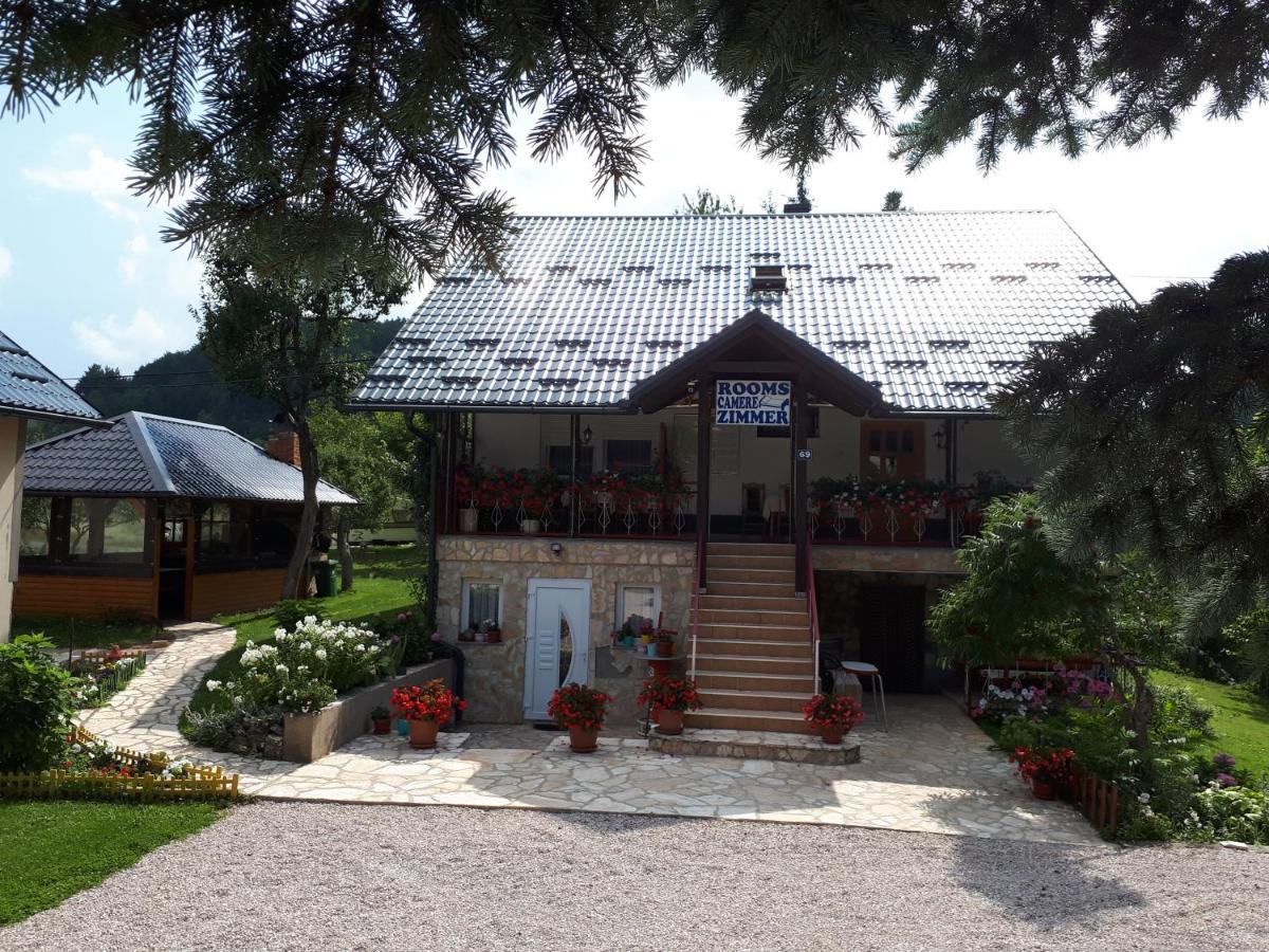 Guest House Family Varda Plitvice Lakes Plitvička Jezera Exteriör bild